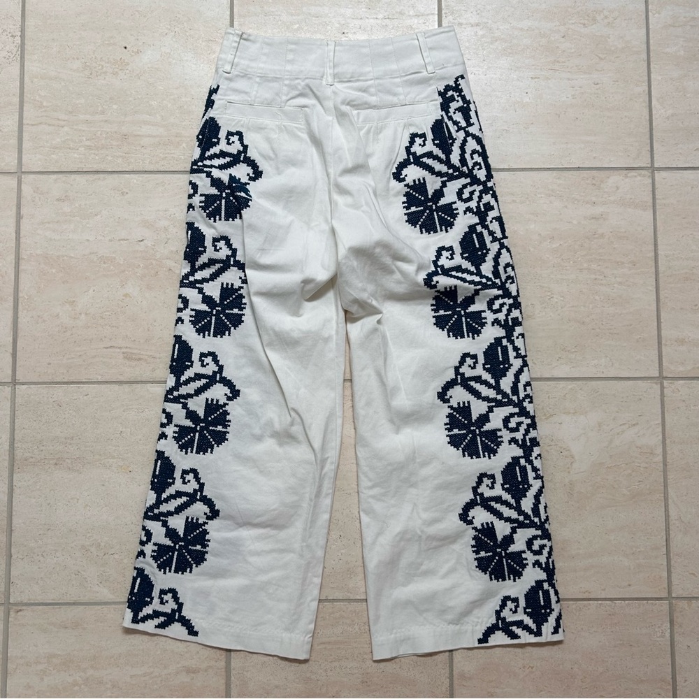 Anthropologie Navy Blue Embroidered Wide Leg White Pants size 2 - Picture 3 of 4